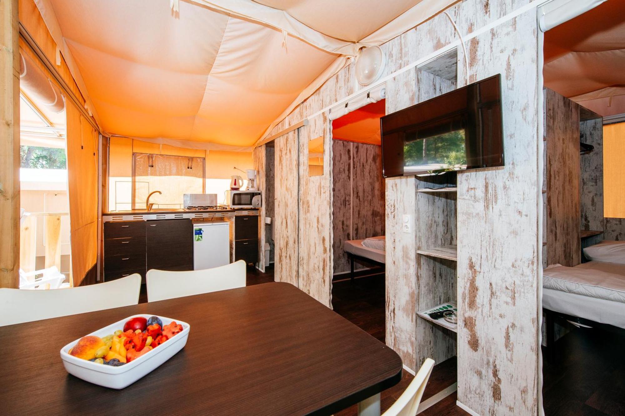 Zaton Holiday Resort Glamping Tents Нин Номер фото