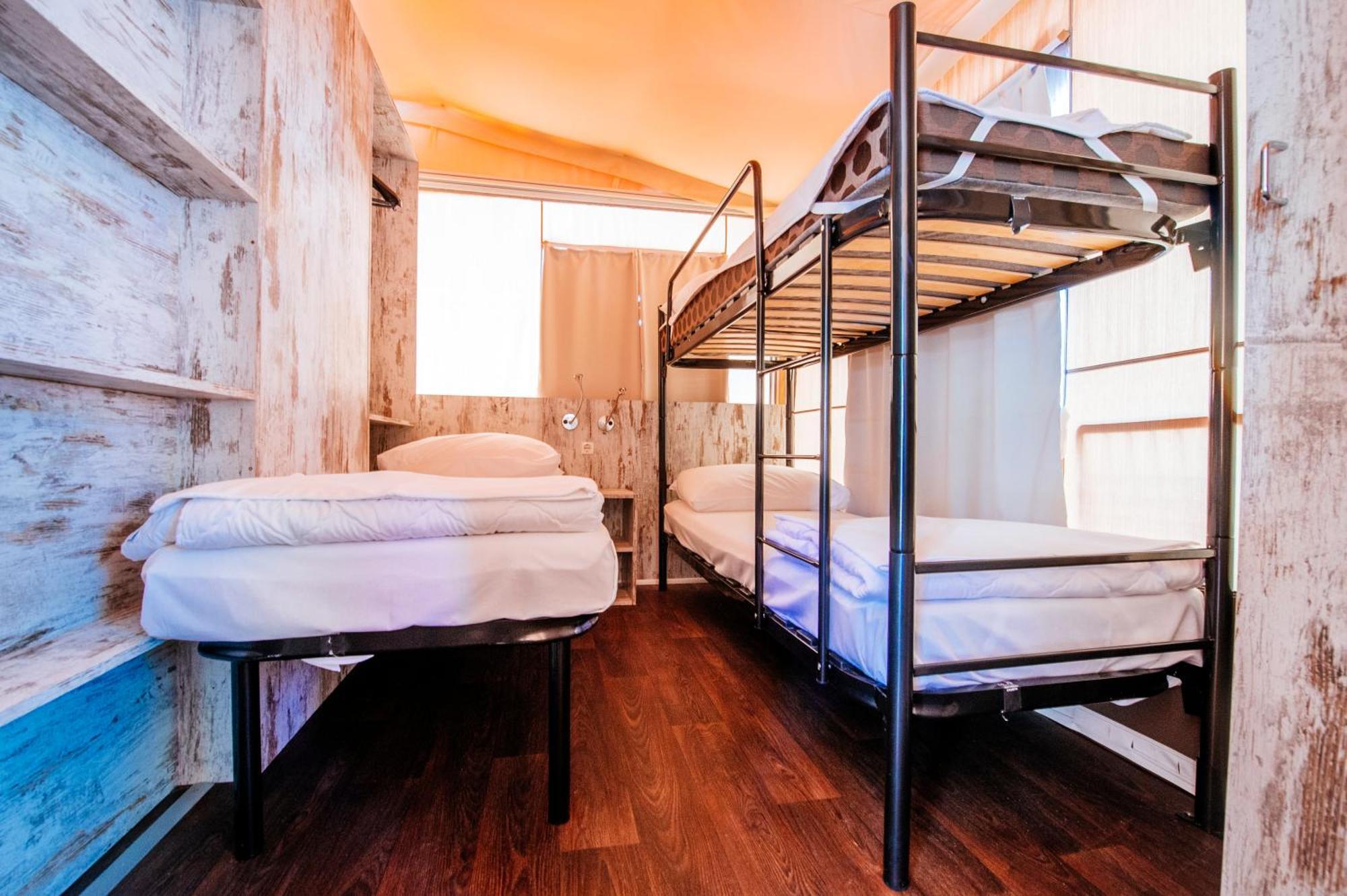 Zaton Holiday Resort Glamping Tents Нин Номер фото