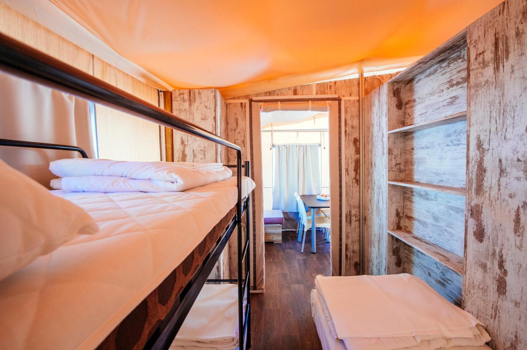 Zaton Holiday Resort Glamping Tents Нин Номер фото
